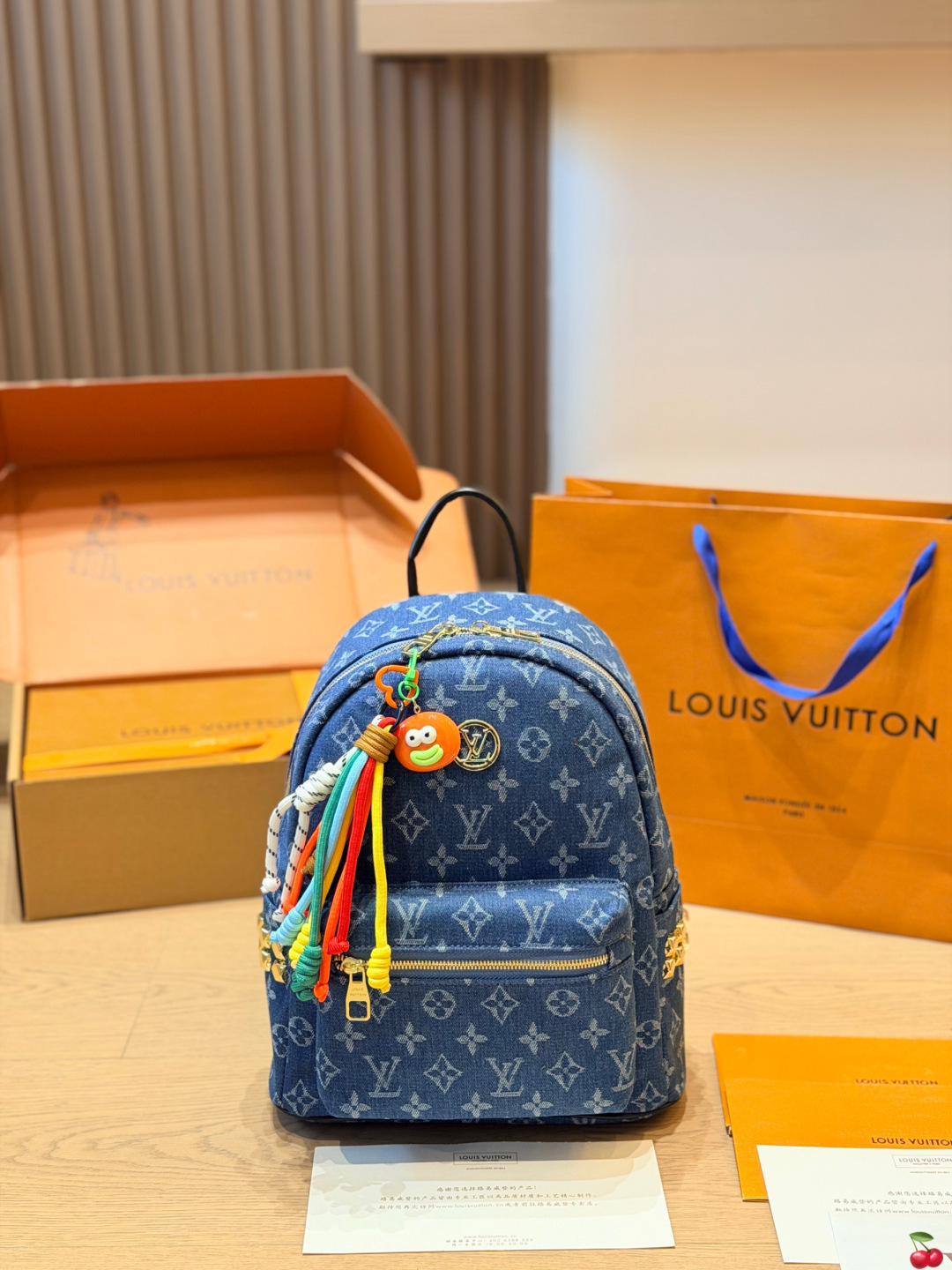 Louis Vuitton LV Monogram Monogram Canvas Daily Commute Casual Use Rivet Details